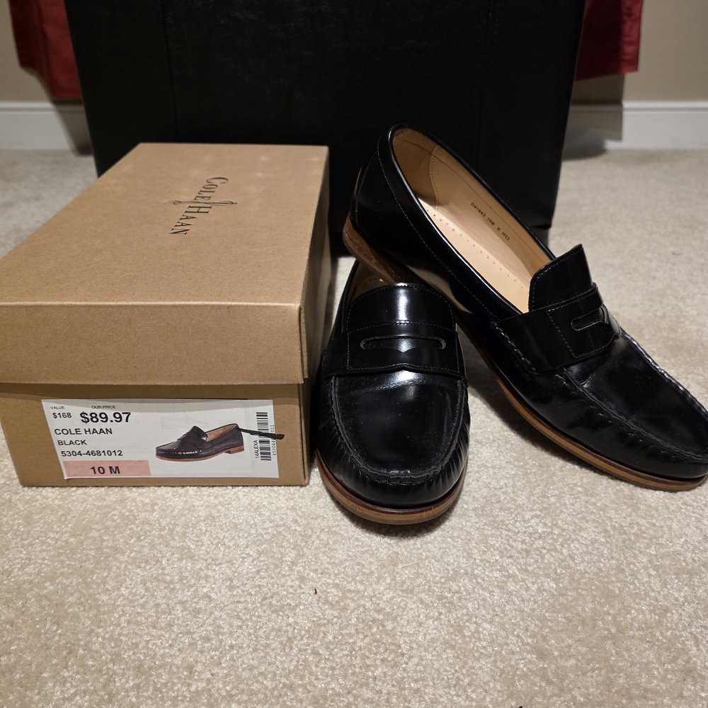 Cole Haan Women’s Black Leather Penny Loafers  Size 10 1990s-Early 2000s Classic